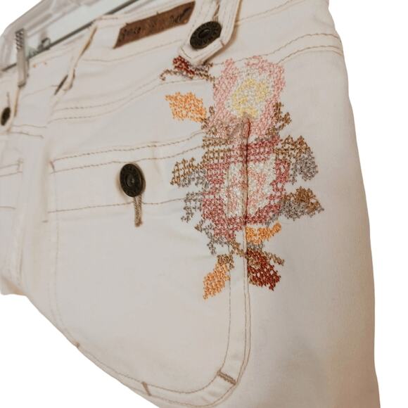 Y2K Capris Women's Sz 3 Ivory Cross Stitch Hand Enbroidered Floral Boho Festival - Picture 9 of 16